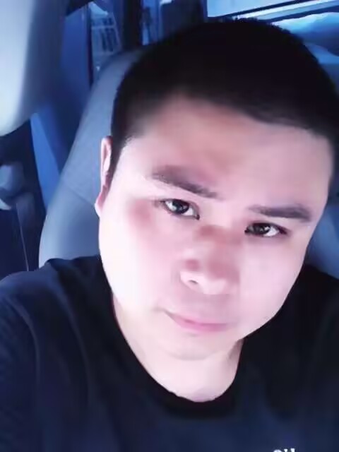 大家注意此人